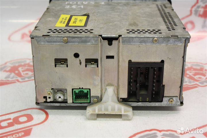 Магнитола Ford Focus 2000 XS4F18C838BB