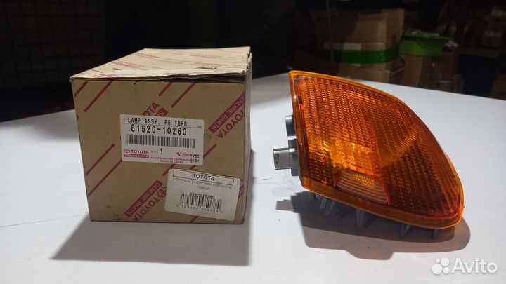 Фонарь указателя поворота левый Toyota starlet