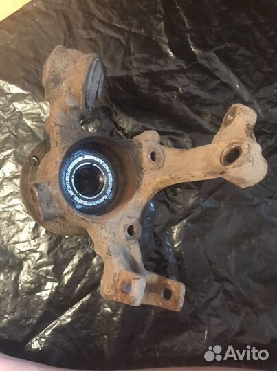 Кулак поворотный задний левый + ступица Ауди а4 b7
