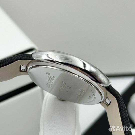 Часы Chanel Mademoisselle Prive