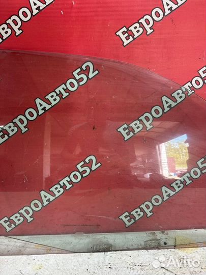 Стекло двери переднее правое Nissan Primera P11