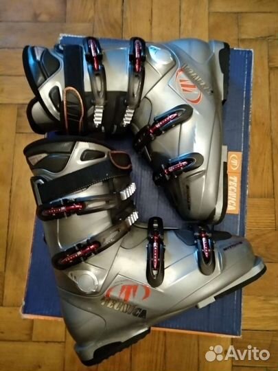 Горнолыжные ботинки