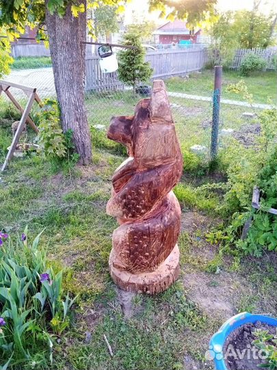 Медведь из дерева