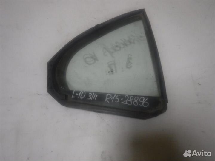 Стекло двери задней правой (форточка) Mitsubishi