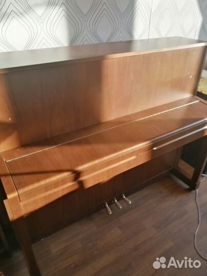 Пианино Petrof, Модель 118 М, цвет орех