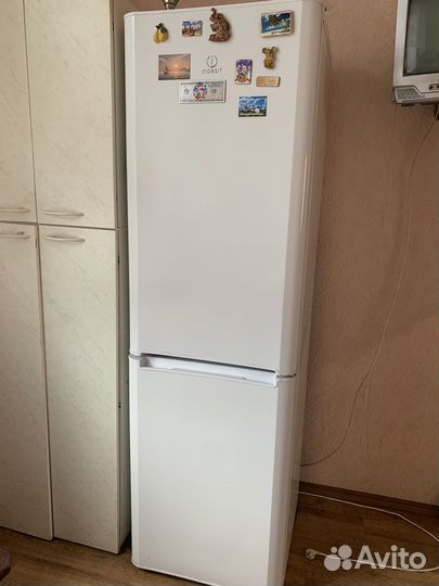 Холодильник Indesit