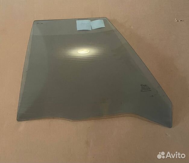 Стекло задней левой двери на Daewoo Espero