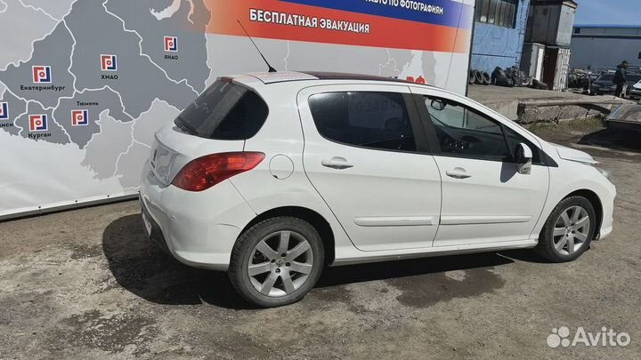 Заглушка переднего бампера Peugeot 308 (T7) 967467