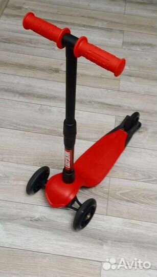 Самокат Дерзкий трехколесный