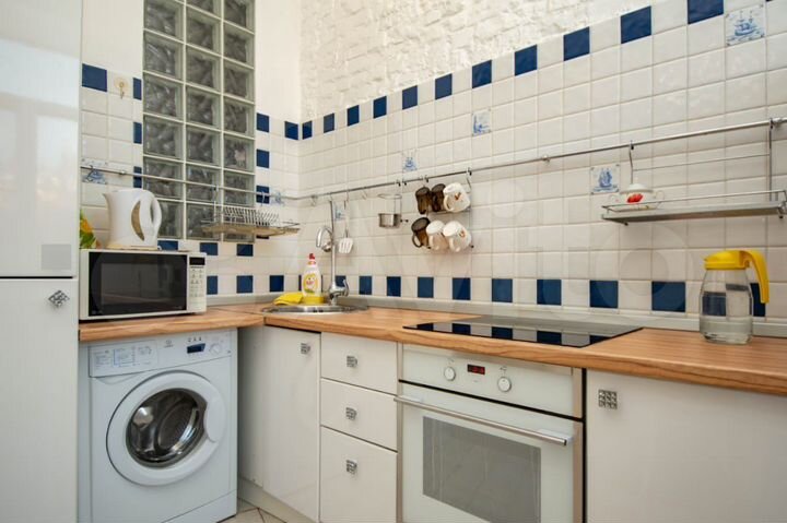 2-к. квартира, 60 м², 2/4 эт.