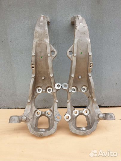 Кулак передний Infiniti Ex35 J50 VQ35HR новый