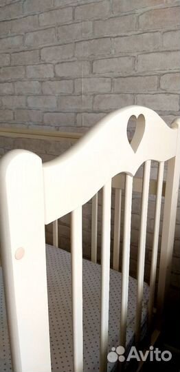 Детская кроватка с матрасом