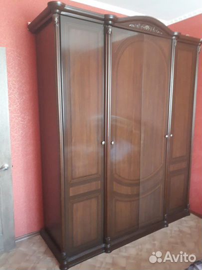 Спальный гарнитур