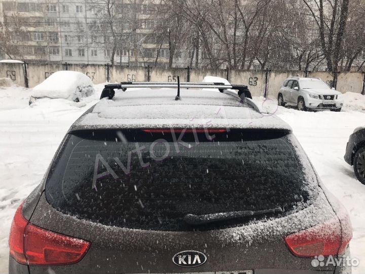 Багажник Turtle на Kia Ceed Sw Серебристые