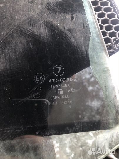 Subaru forester sg5 стекло