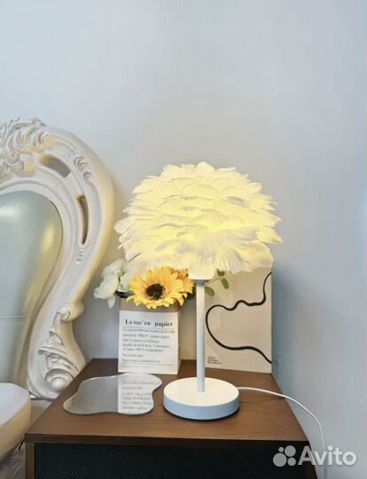 Лампа настольная прикроватная