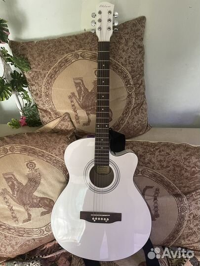 Акустическая гитара