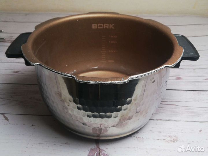 Чаша оригинальная от мультиварки bork на 2L