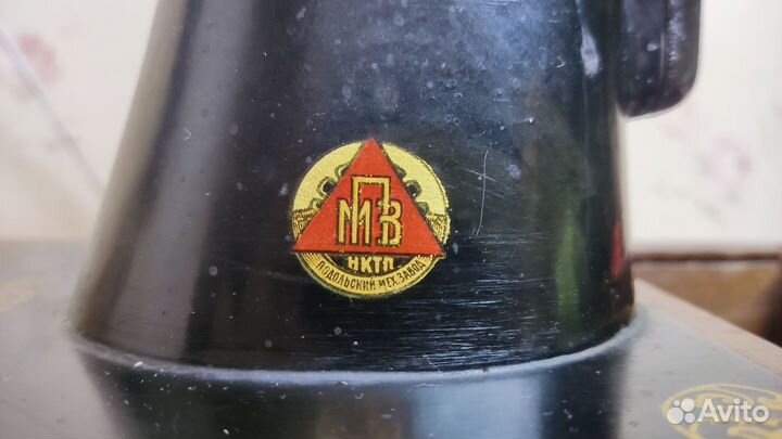 Швейная машинка Зингер