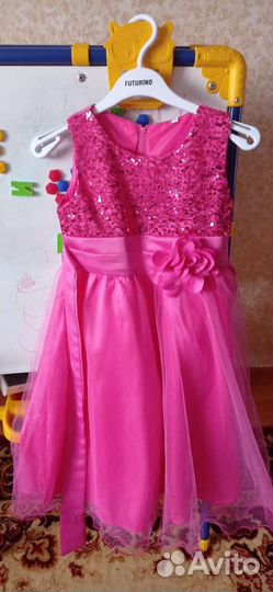 Два платья для девочки нарядные