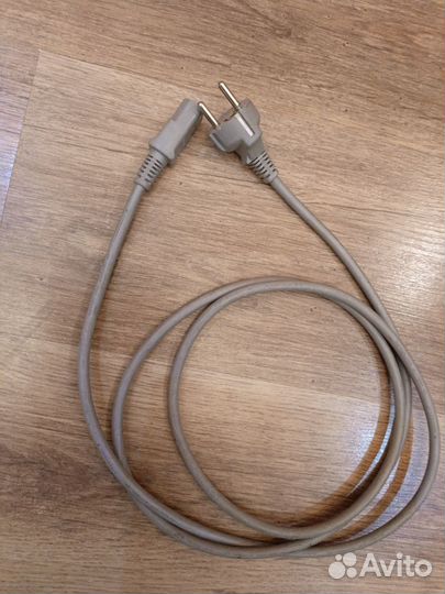 Провода питания для компьютера, интернет провода