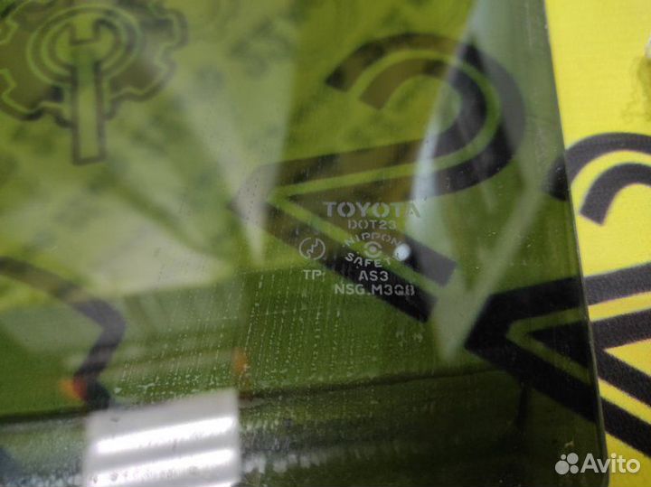 Стекло заднее правое Toyota Opa ZCT10 1ZZ-FE