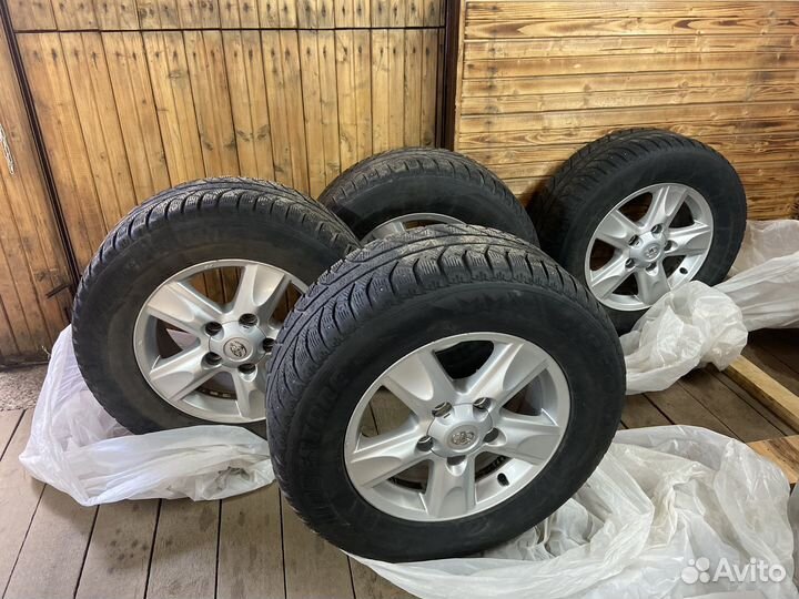 Комлект колес Toyota Land cruiser 200 R18