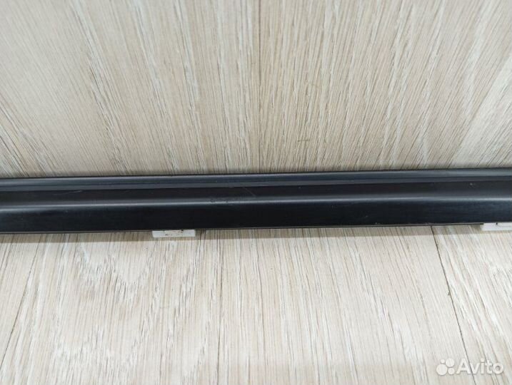 Молдинг стекла двери задний правый Hyundai Solaris