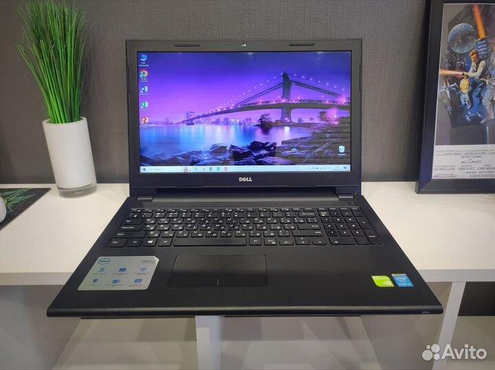 Ноутбук Dell в идеальном состоянии