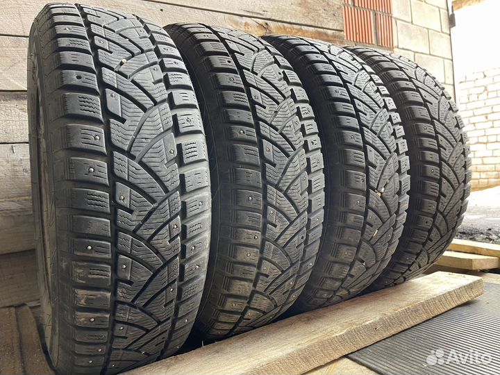 Cooper Weather-Master S/T 3 195/65 R15