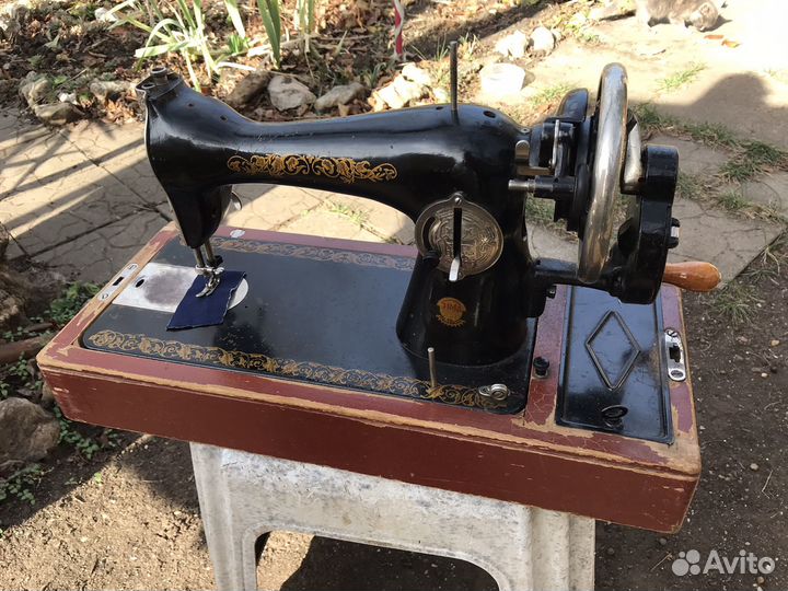 Швейная машина ручная СССР