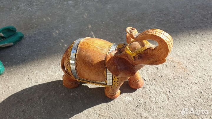 Статуэтка слон