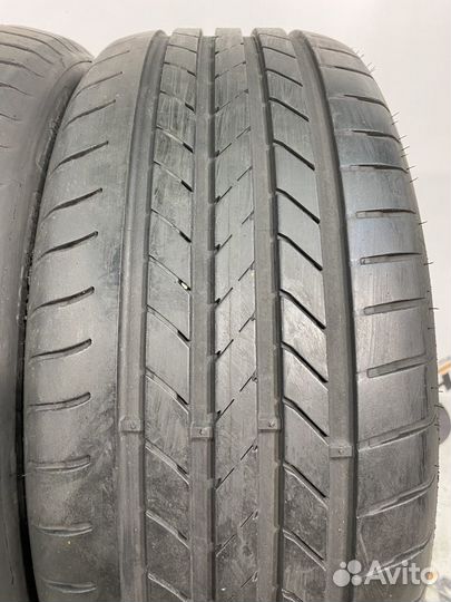 Goodyear EfficientGrip 235/45 R19