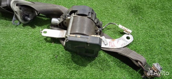 Ремень безопасности Nissan Micra