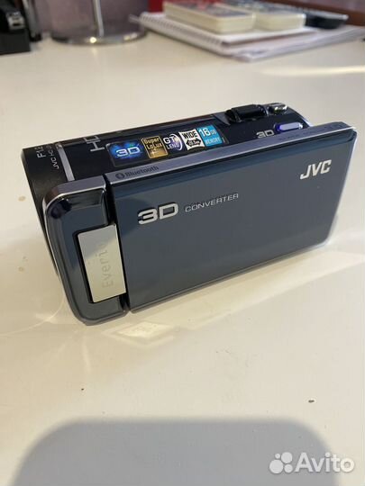 Видеокамера JVC Everio GZ-HM960