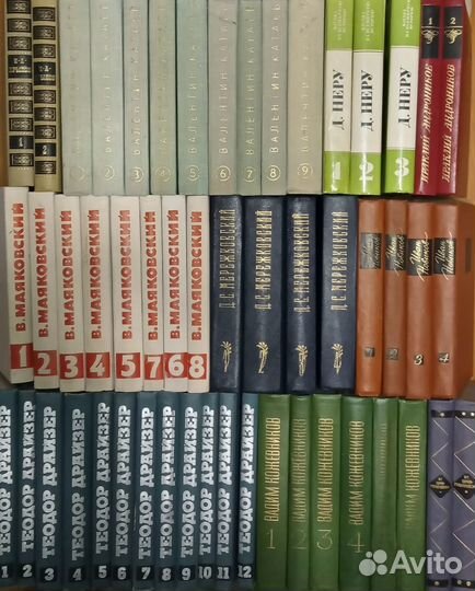 Собрания Маяковский Катаев Драйзер Вишня Тютчев др