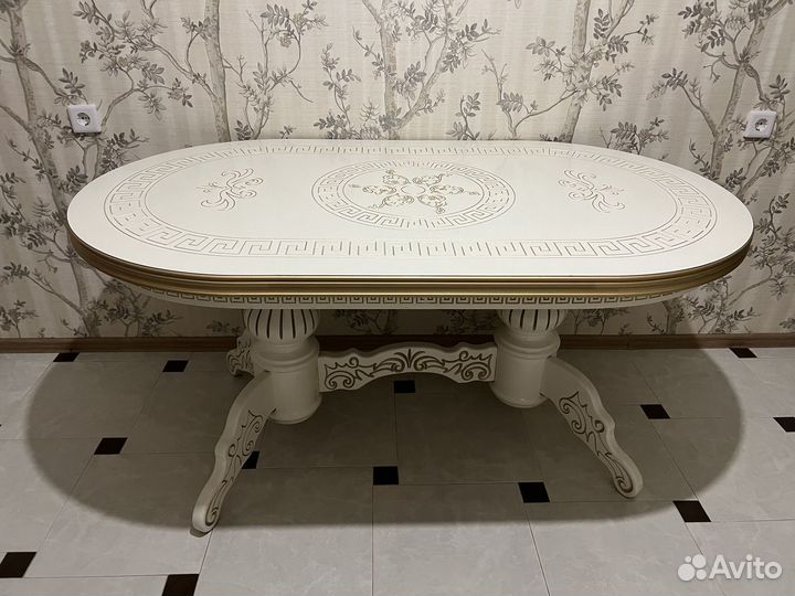 Кухонный стол