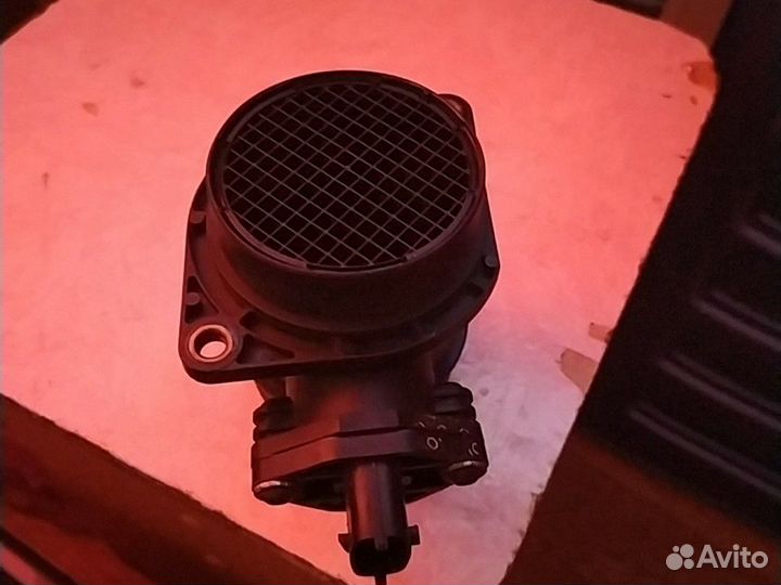 Продам датчик расхода вохдуха Bosch