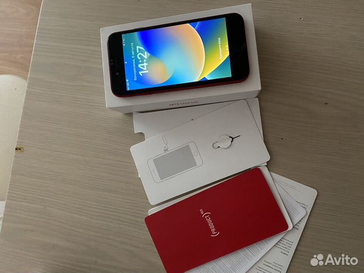 Телефон iPhone 8 64 gb