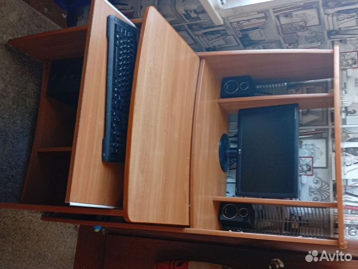 Компьютерный стол