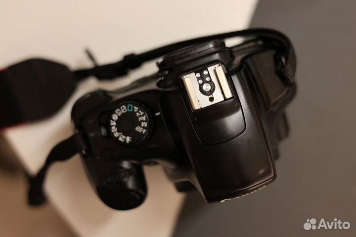 Зеркальный фотоаппарат Canon EOS 1100d body