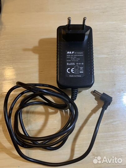 Адаптеры питания разные