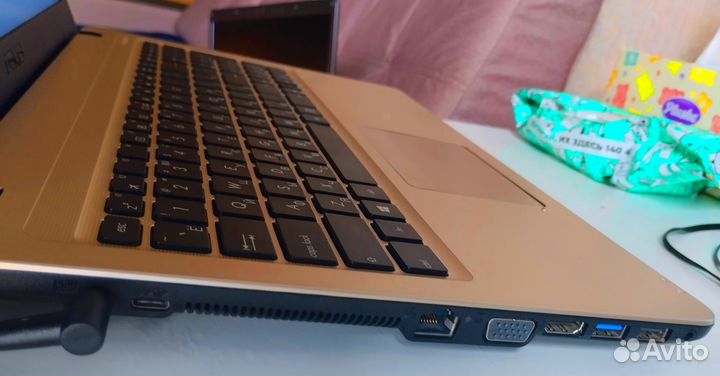 Ноутбук asus