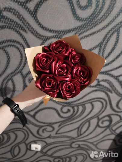 Делаю розы из атласных лент