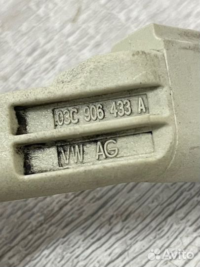 Датчик положения коленвала Skoda Yeti 1.2 2013