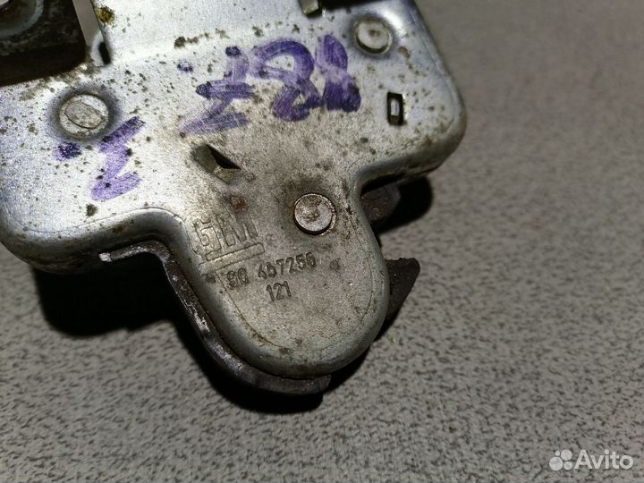 Opel Vectra B замок багажника