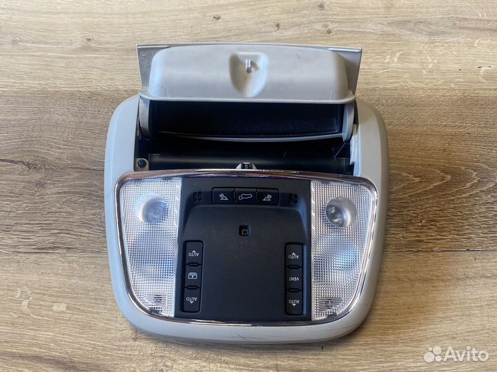 Jeep grand cherokee wk2 плафон салонный