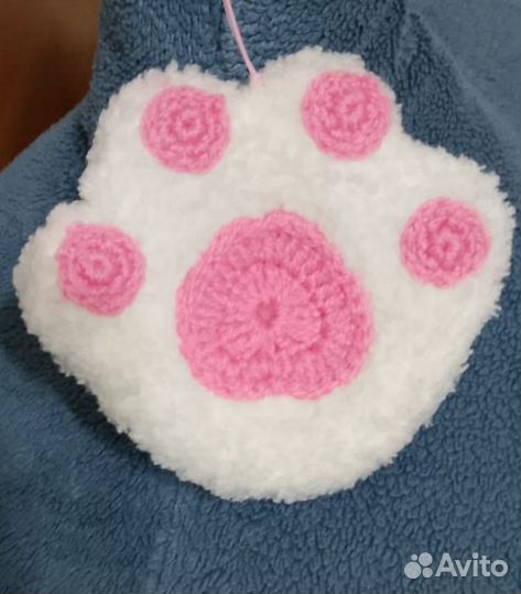 Вязаная игрушка(брелок )лапка