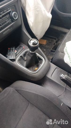 Volkswagen Golf 1.4 МТ, 2010, битый, 289 000 км