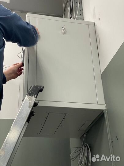 Серверный коммутационный шкаф ящик